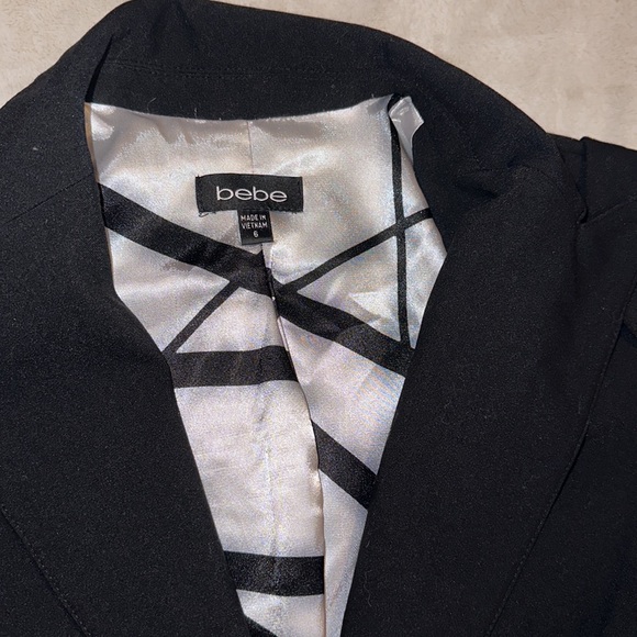 Beautiful bebe business blazer size 6 - Picture 6 of 10